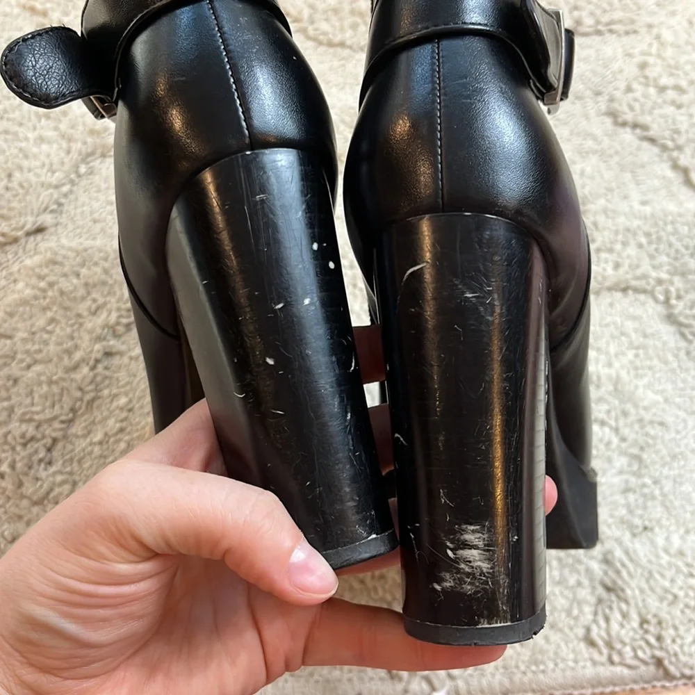 Milwaukee Performance Booties - Picture 5 of 6